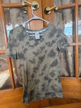 Victoria's Secret PINK Olive and Charcoal Tie-Dye V-Neck Tee